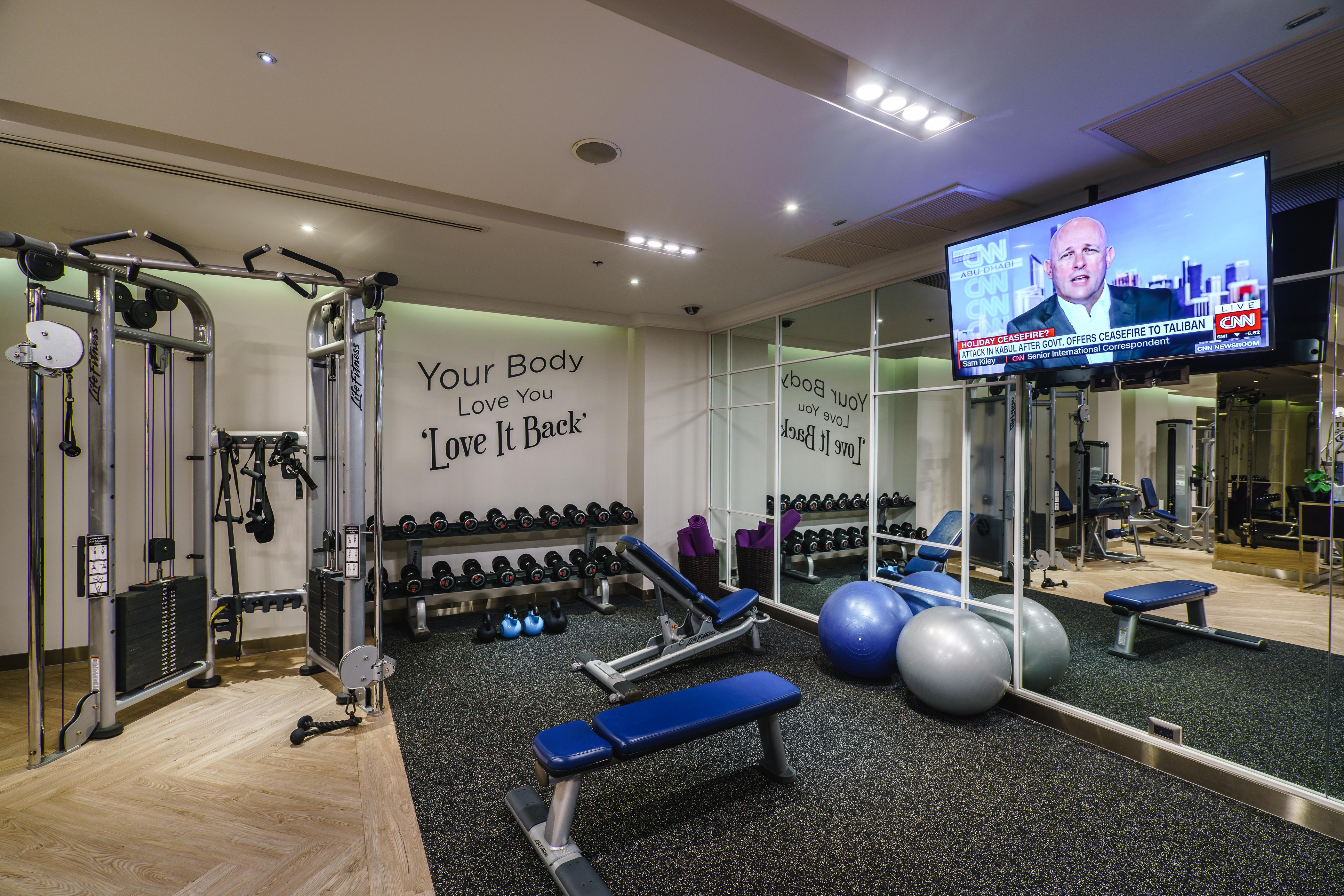 Muu Bangkok, Small Luxury Hotels Of The World Exterior photo The gym at the hotel